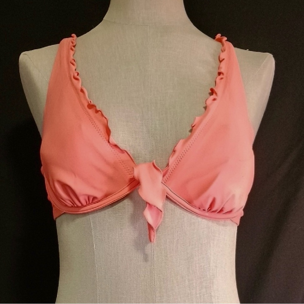 Womenβs Scalloped Bikini Top Shade & Shore pink Size 38D NWT